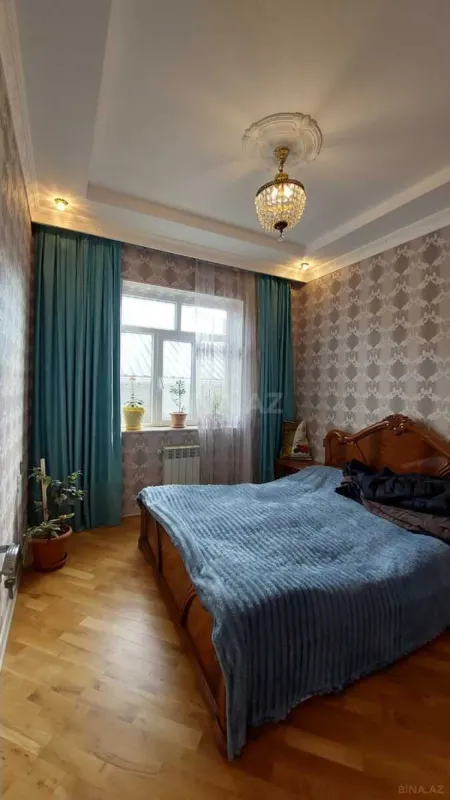 Satılır 8 otaqlı həyət evi 200 m²