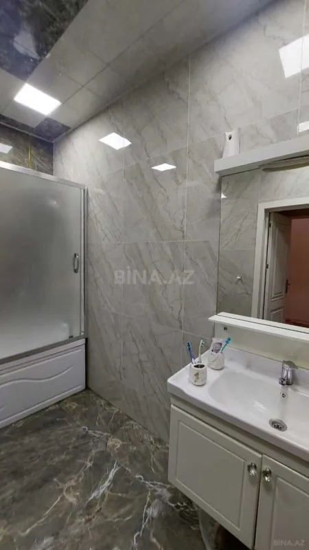 Satılır 8 otaqlı həyət evi 200 m²