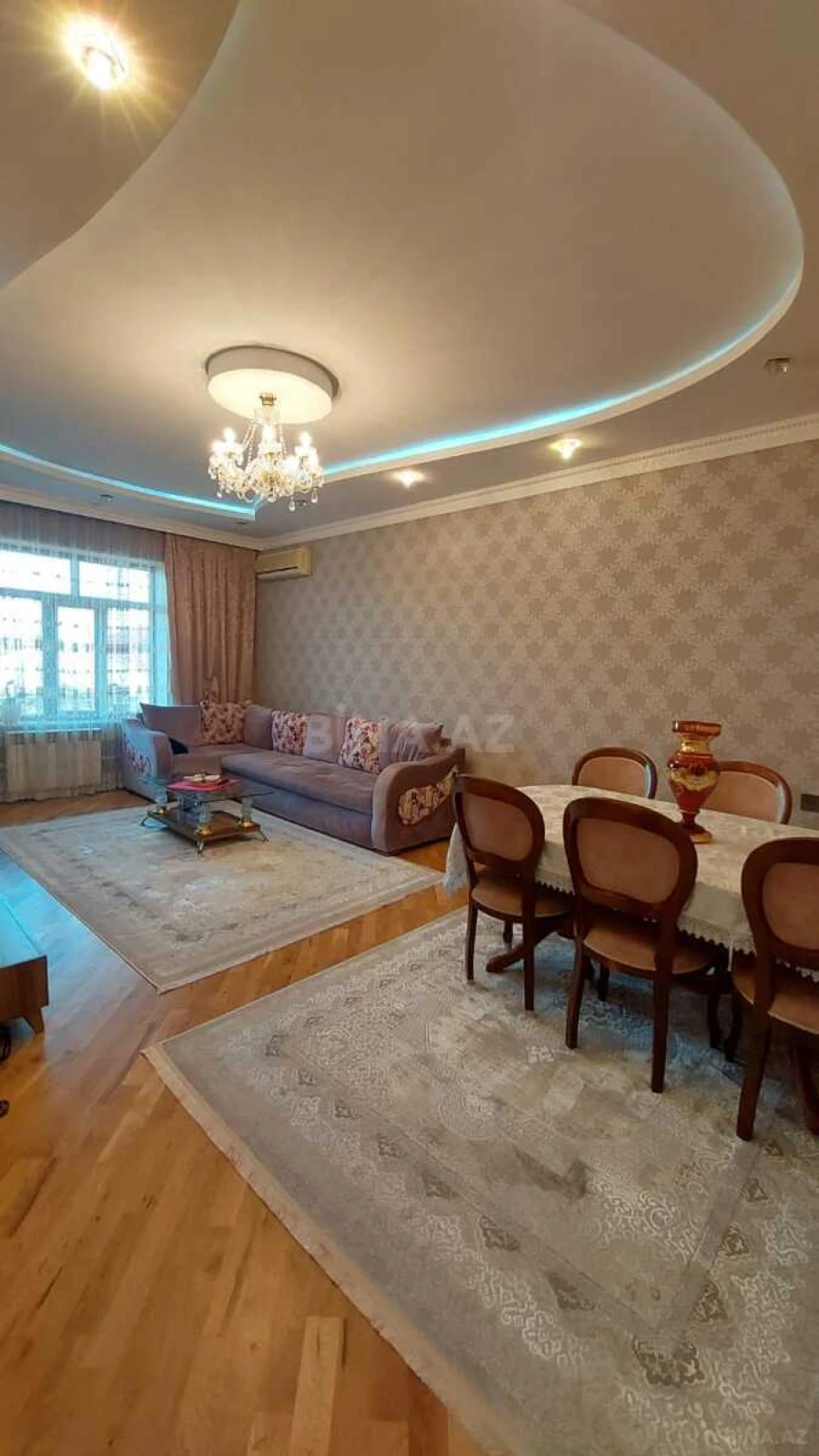 Satılır 8 otaqlı həyət evi 200 m²
