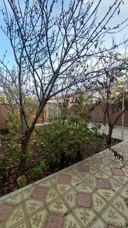 Satılır 8 otaqlı həyət evi 200 m²