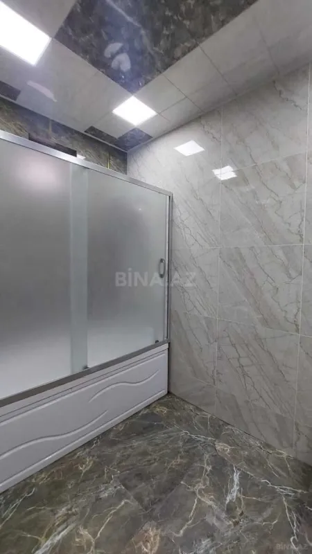 Satılır 8 otaqlı həyət evi 200 m²