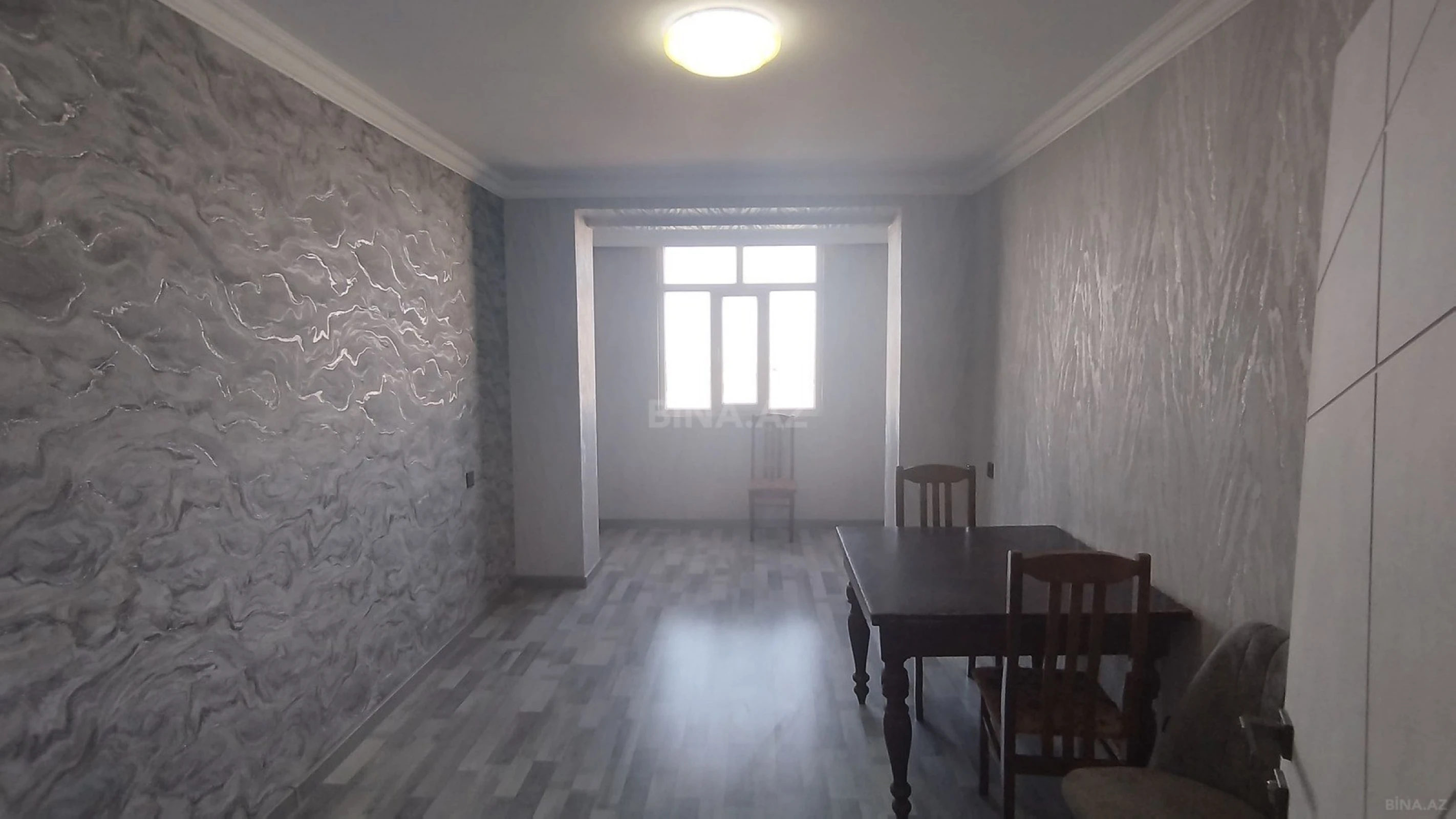 Satılır 5 otaqlı mənzil 130 m²