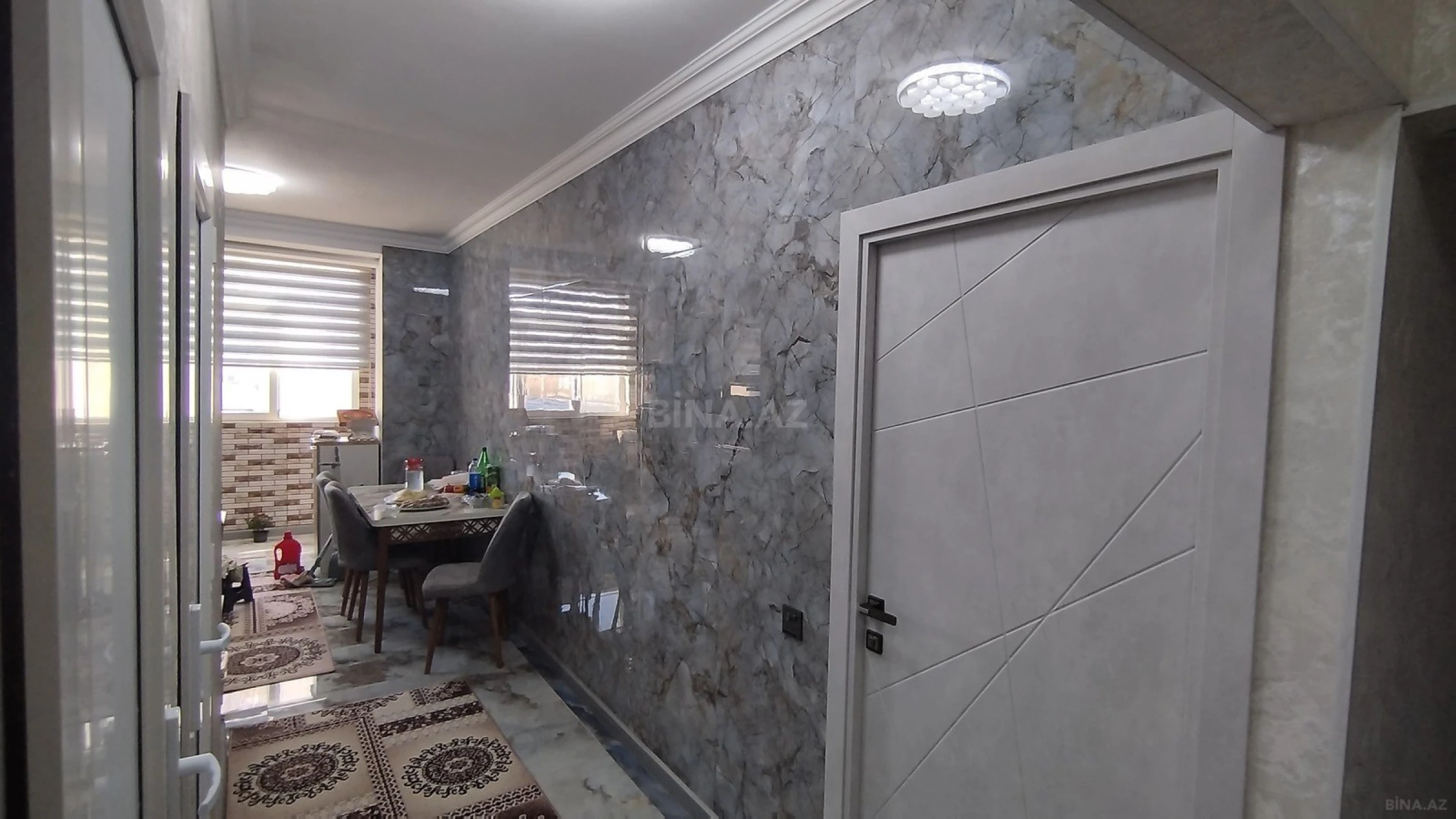 Satılır 5 otaqlı mənzil 130 m²