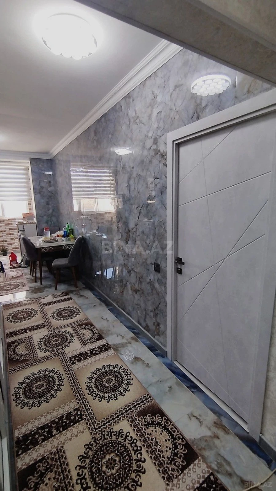 Satılır 5 otaqlı mənzil 130 m²