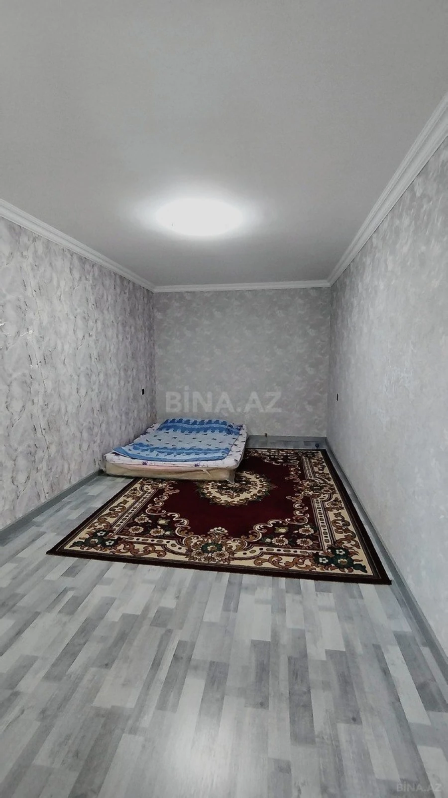 Satılır 5 otaqlı mənzil 130 m²