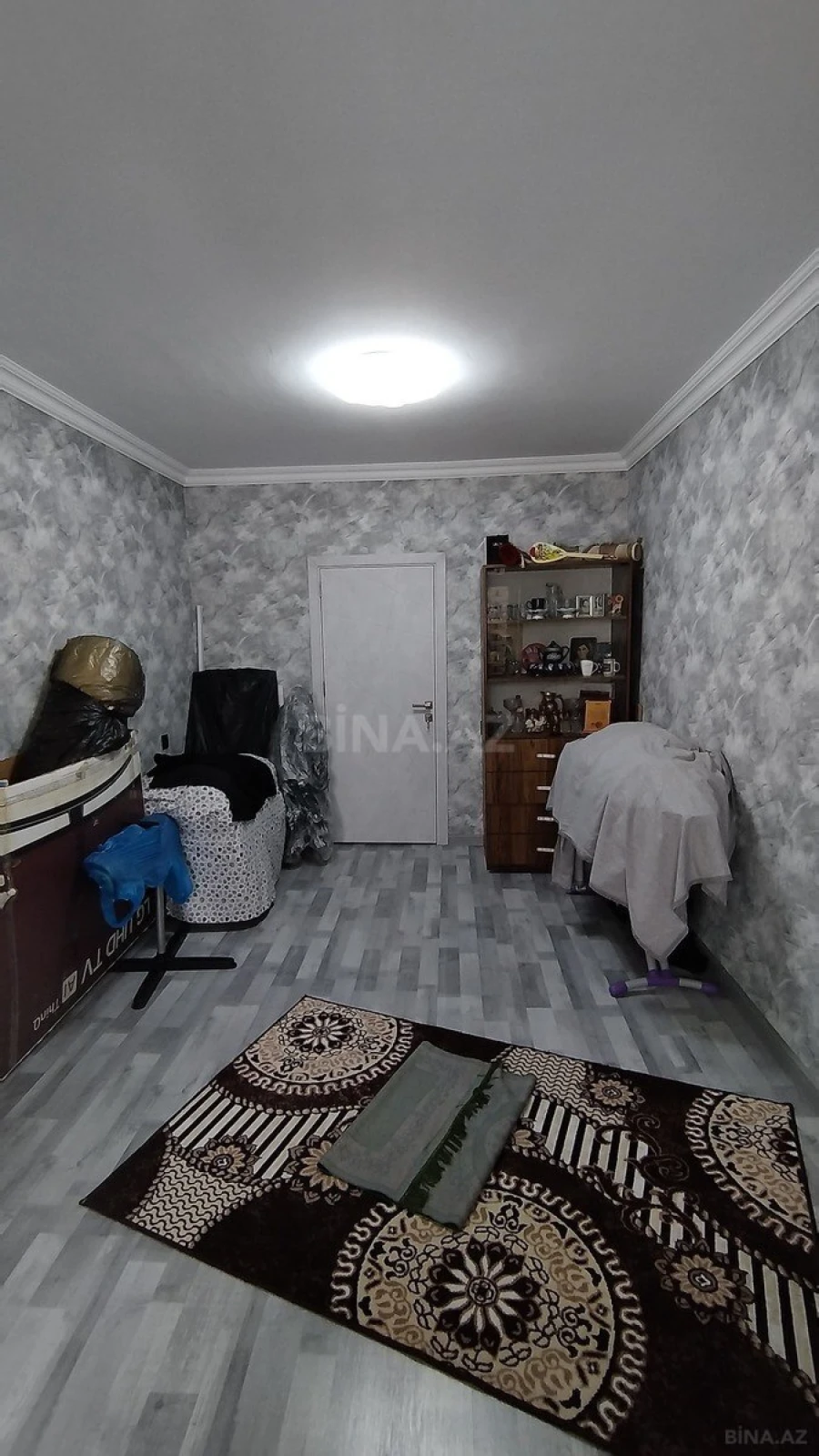 Satılır 5 otaqlı mənzil 130 m²