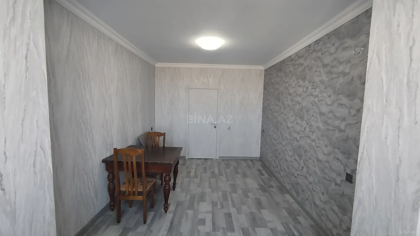 Satılır 5 otaqlı mənzil 130 m²