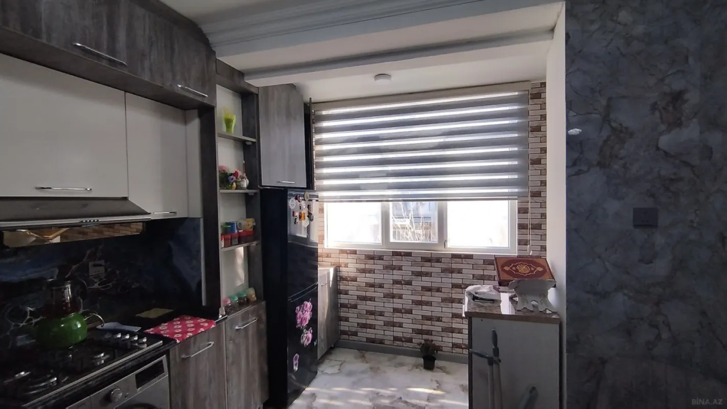 Satılır 5 otaqlı mənzil 130 m²