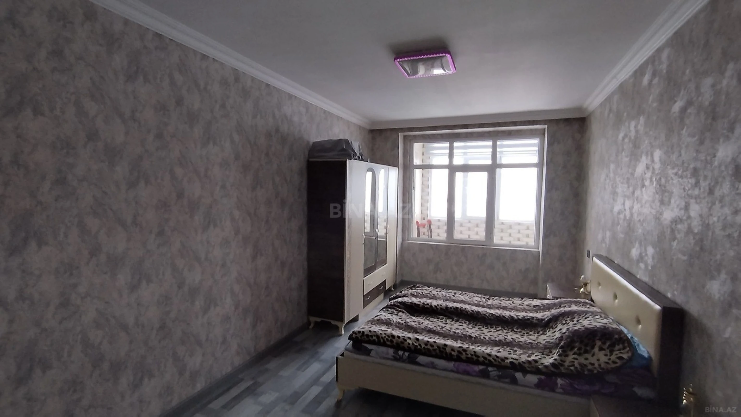 Satılır 5 otaqlı mənzil 130 m²