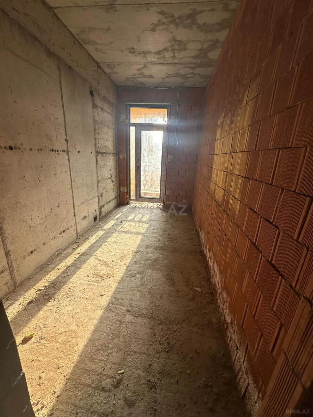 Satılır 3 otaqlı mənzil 113 m²