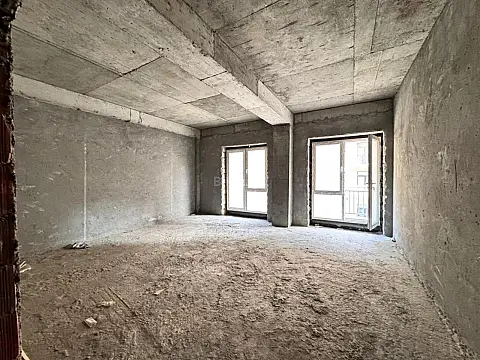 Satılır 4 otaqlı mənzil 190 m²