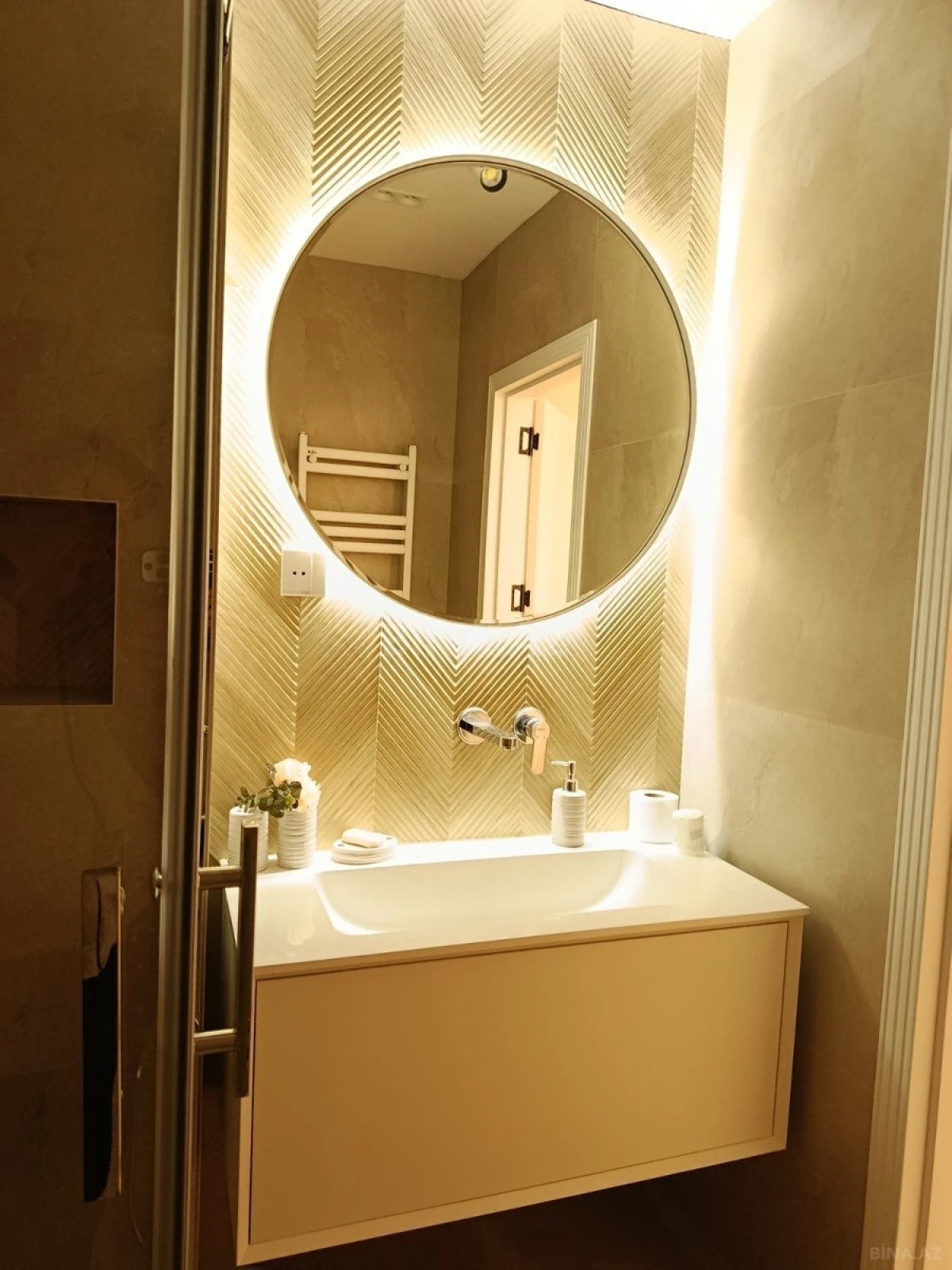 Satılır 2 otaqlı mənzil 102 m²