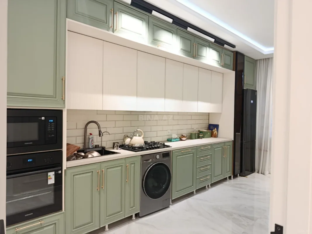 Satılır 2 otaqlı mənzil 102 m²
