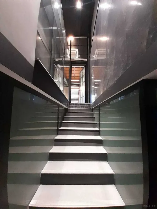 Kirayə verilir obyekt 530 m²