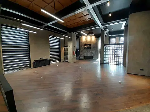Kirayə verilir obyekt 530 m² — Bakı, Bakıxanov 530.00 m²