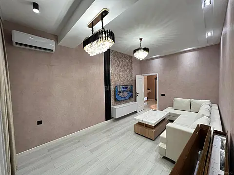 Kirayə verilir 2 otaqlı mənzil 75 m²