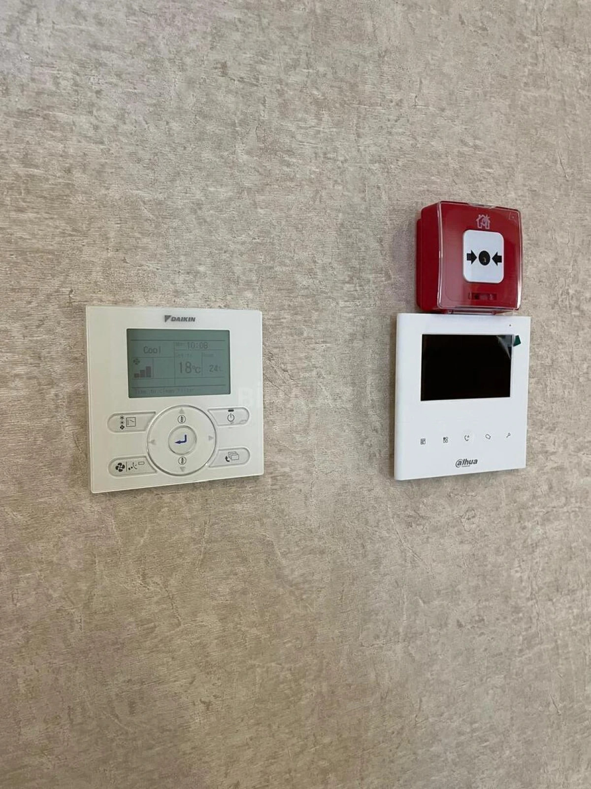 Satılır 6 otaqlı həyət evi 650 m²