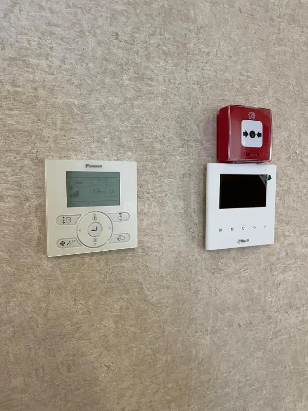 Satılır 6 otaqlı həyət evi 650 m²