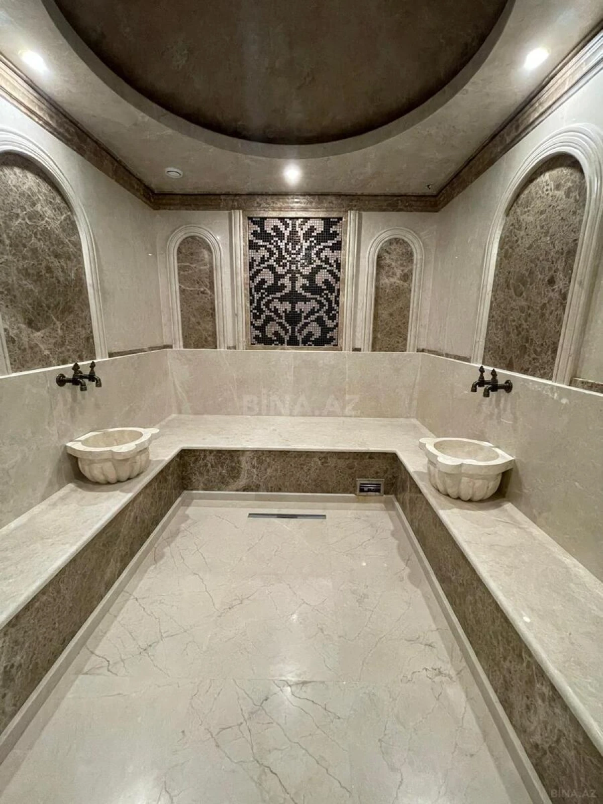 Satılır 6 otaqlı həyət evi 650 m²