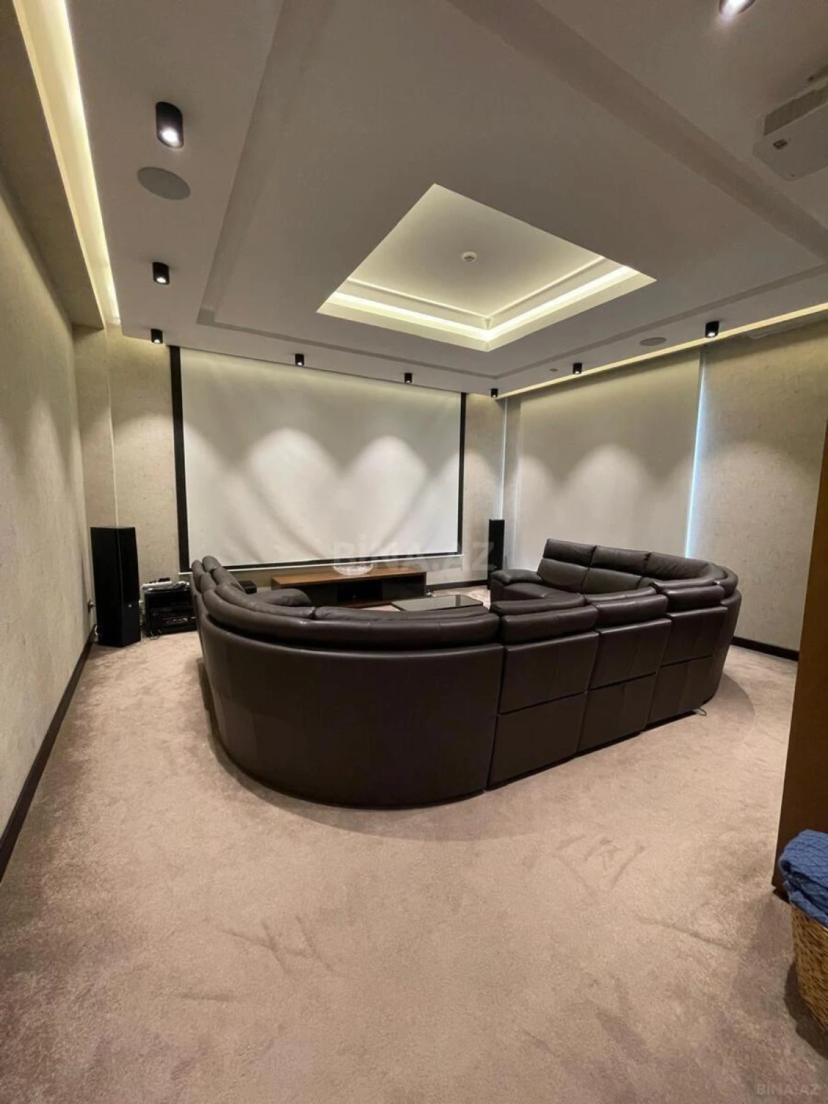 Satılır 6 otaqlı həyət evi 650 m²