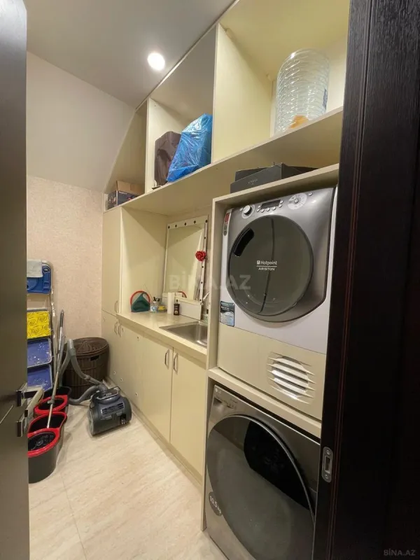 Satılır 6 otaqlı həyət evi 650 m²