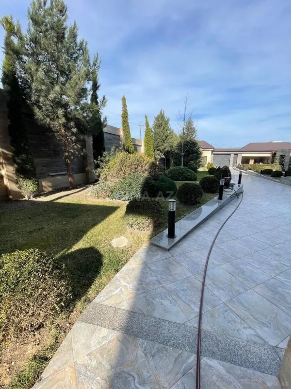 Satılır 6 otaqlı həyət evi 650 m²
