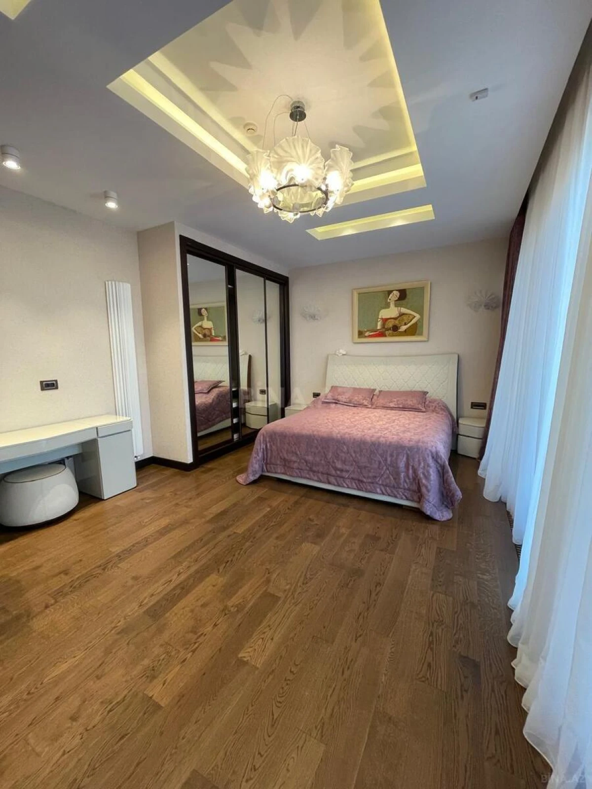 Satılır 6 otaqlı həyət evi 650 m²