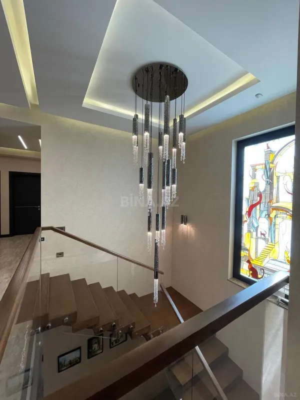 Satılır 6 otaqlı həyət evi 650 m²