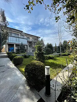 Satılır 6 otaqlı həyət evi 650 m²