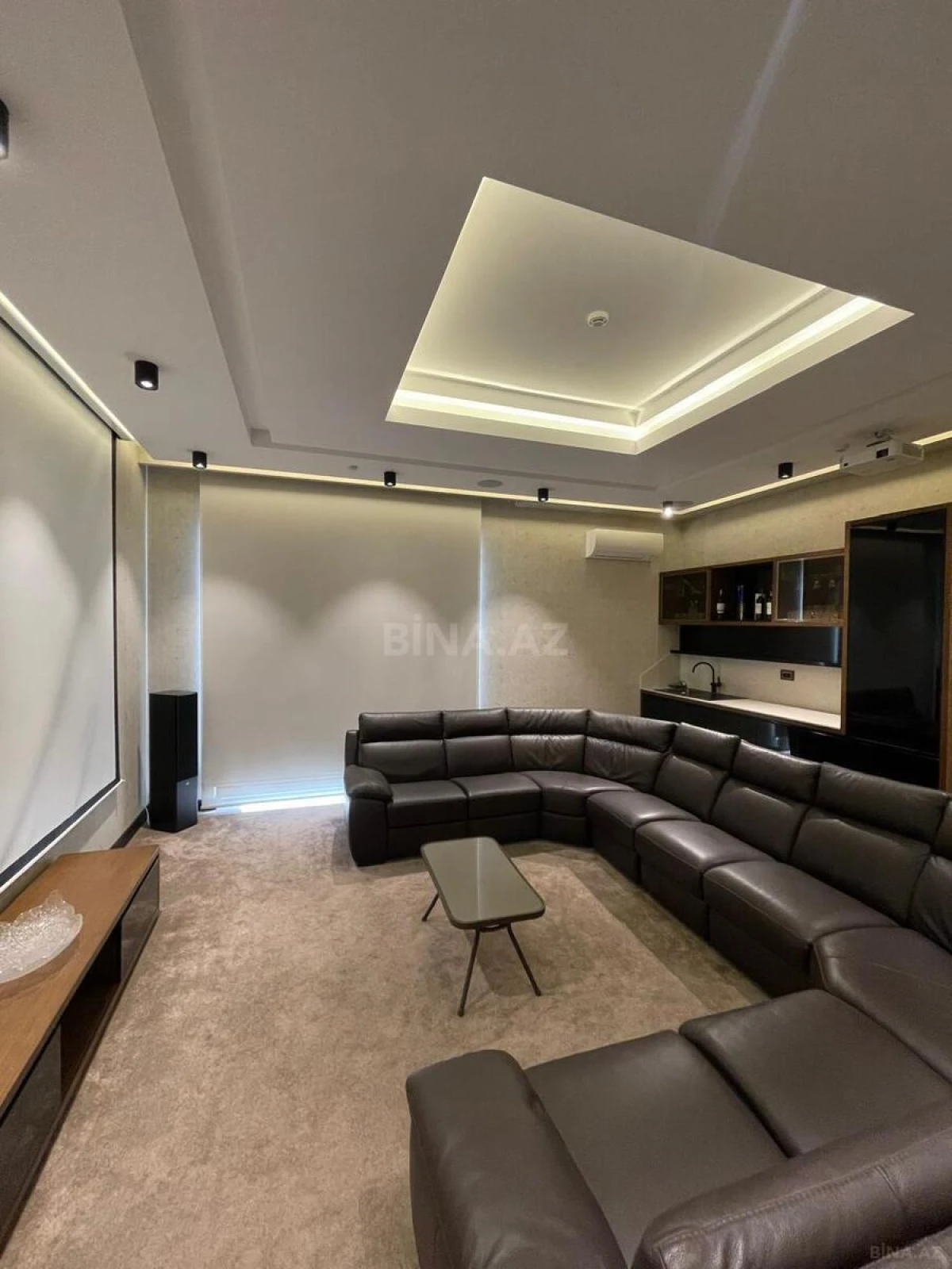 Satılır 6 otaqlı həyət evi 650 m²