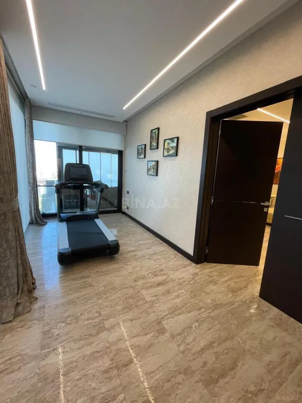 Satılır 6 otaqlı həyət evi 650 m²