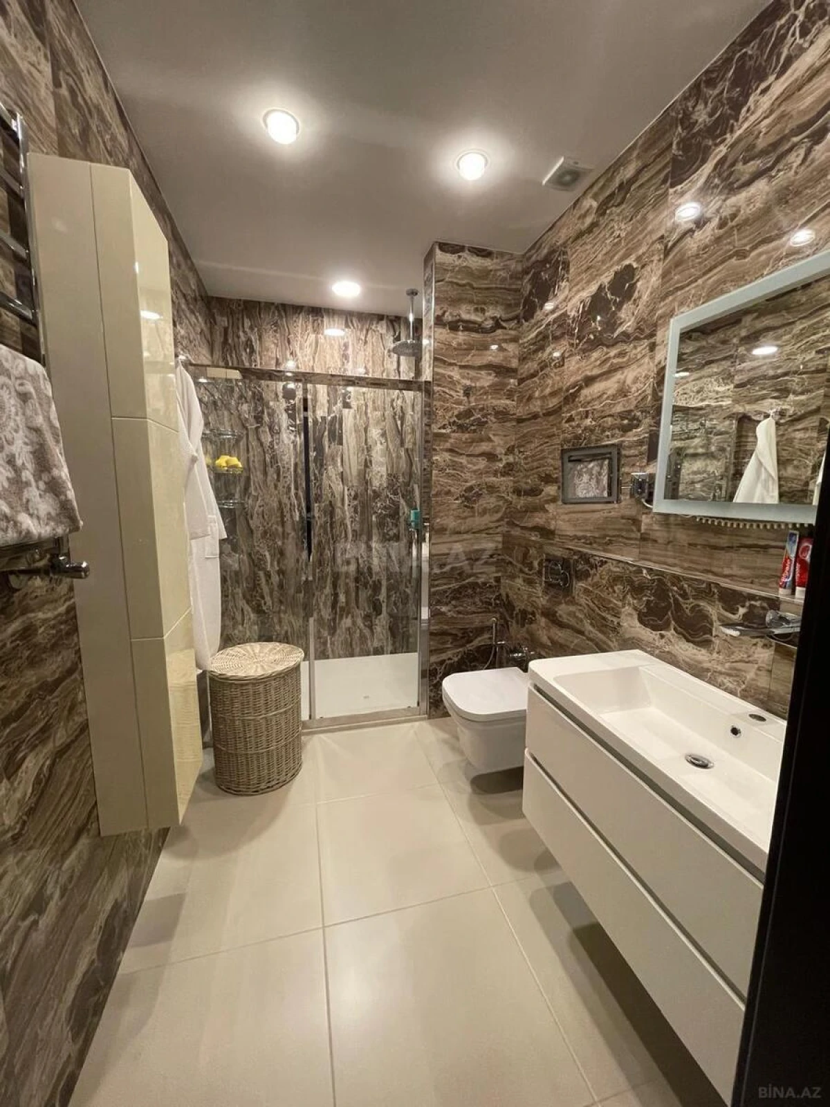 Satılır 6 otaqlı həyət evi 650 m²