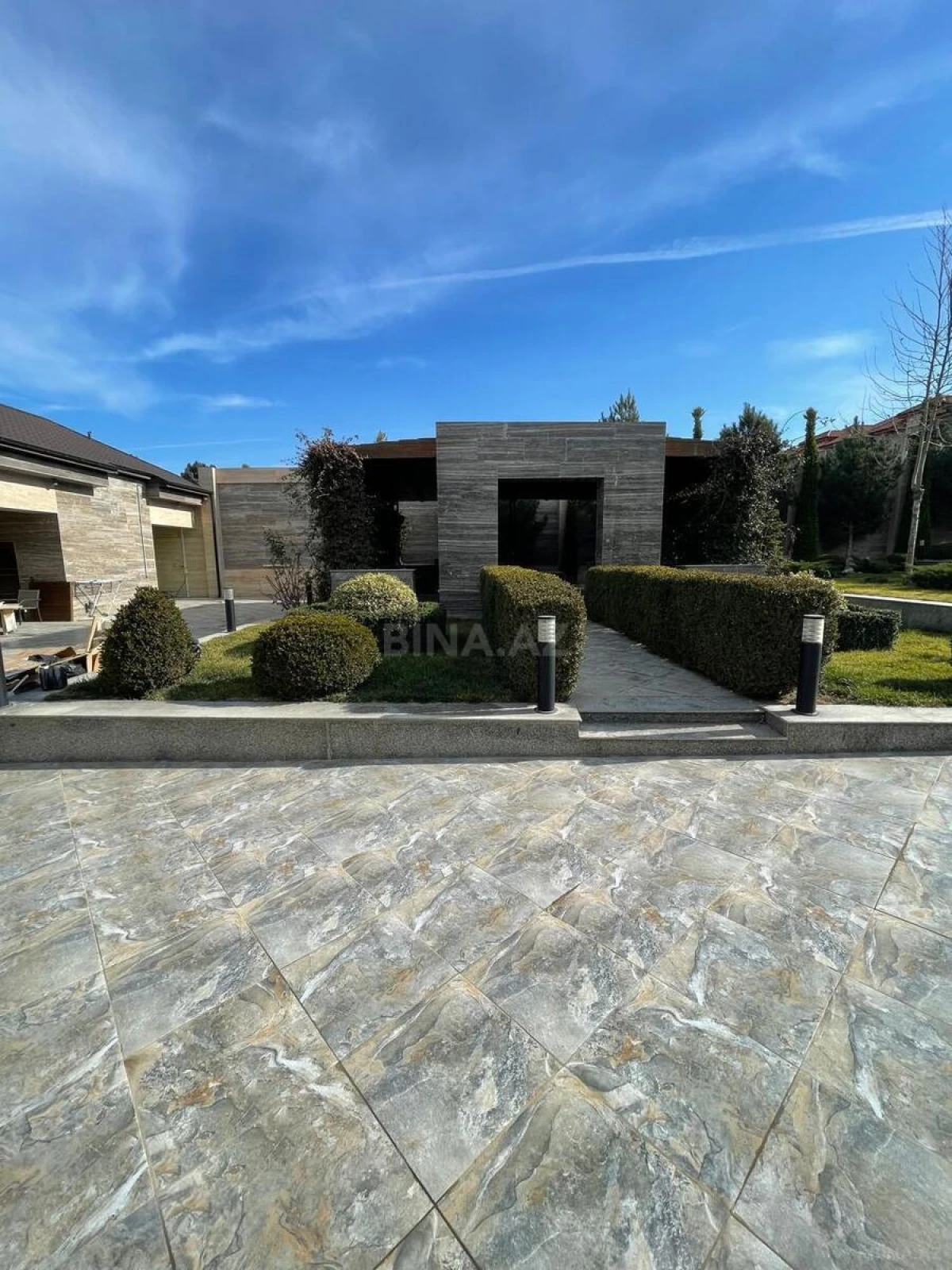 Satılır 6 otaqlı həyət evi 650 m²