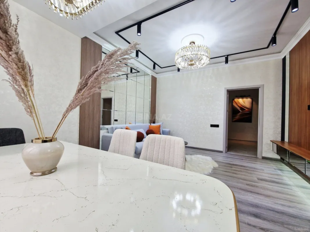 Satılır 2 otaqlı mənzil 84.6 m²