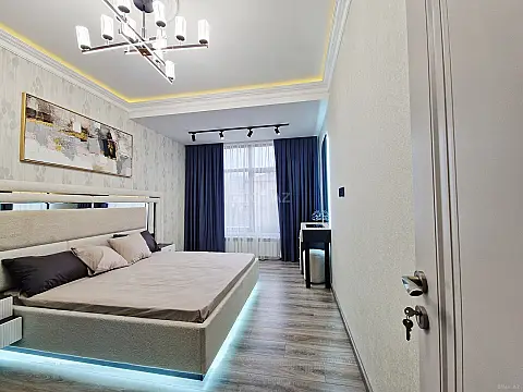 Satılır 2 otaqlı mənzil 84.6 m²