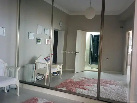 Satılır 2 otaqlı mənzil 100 m²