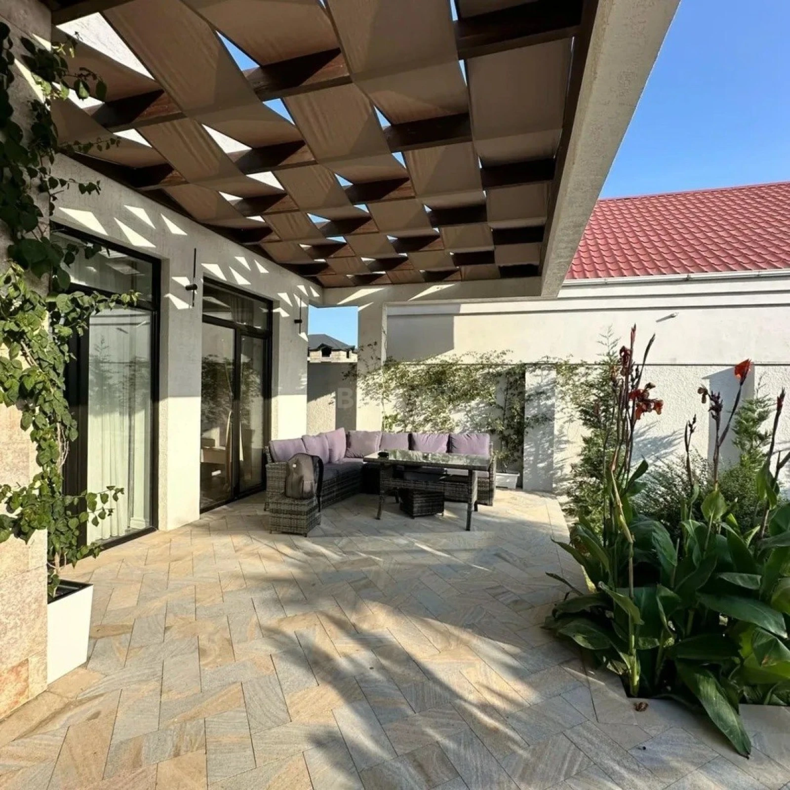 Kirayə verilir 4 otaqlı həyət evi 250 m²