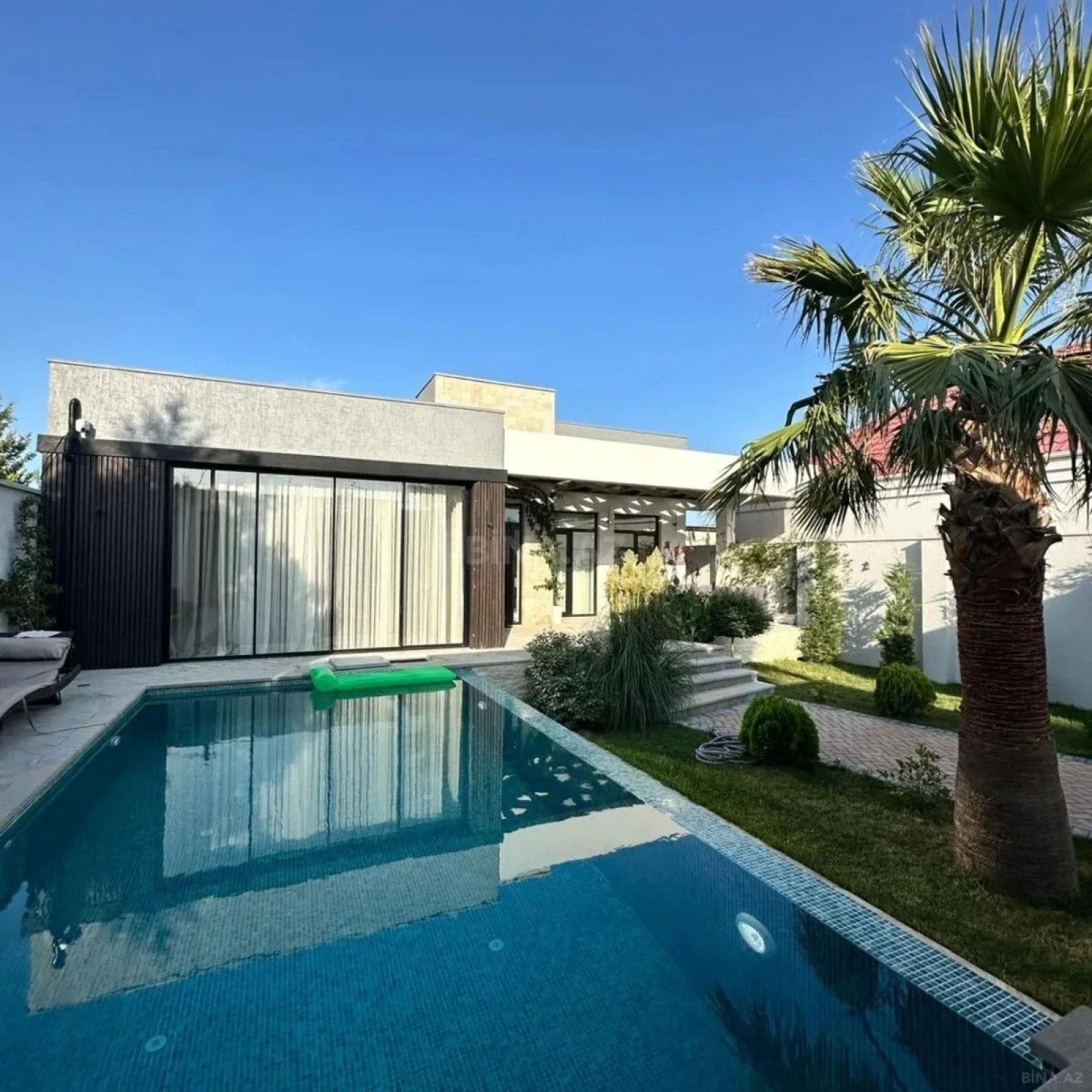 Kirayə verilir 4 otaqlı həyət evi 250 m²