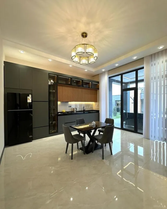 Kirayə verilir 4 otaqlı həyət evi 250 m²