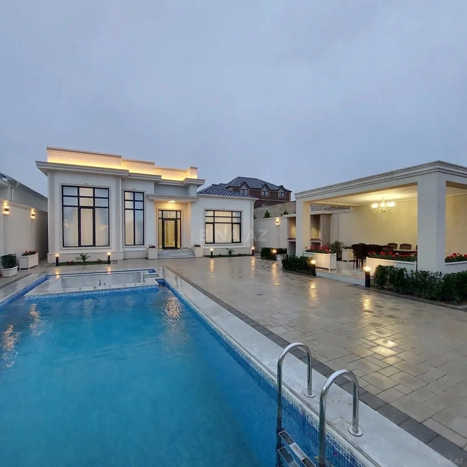 Kirayə verilir 4 otaqlı həyət evi 250 m²