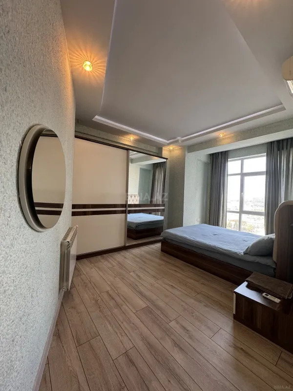 Satılır 3 otaqlı mənzil 124 m²