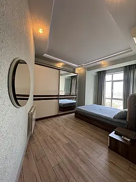 Satılır 3 otaqlı mənzil 124 m²
