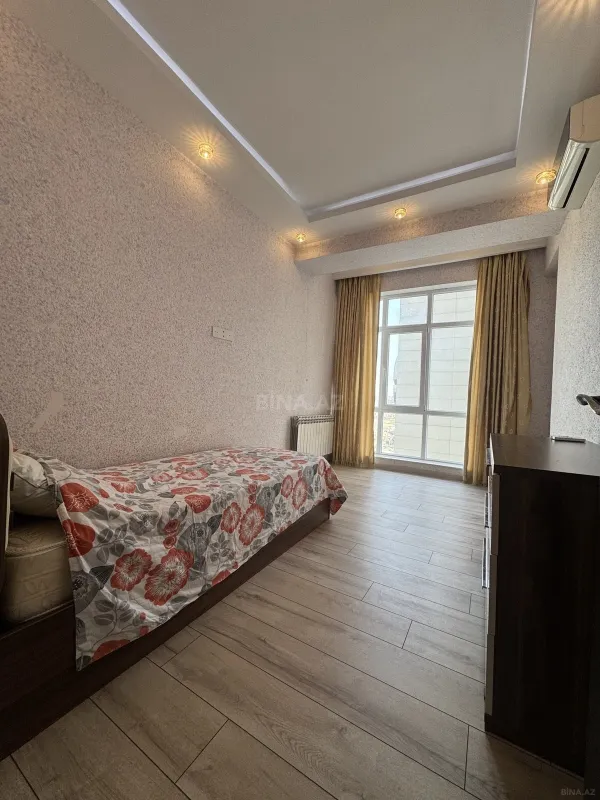 Satılır 3 otaqlı mənzil 124 m²