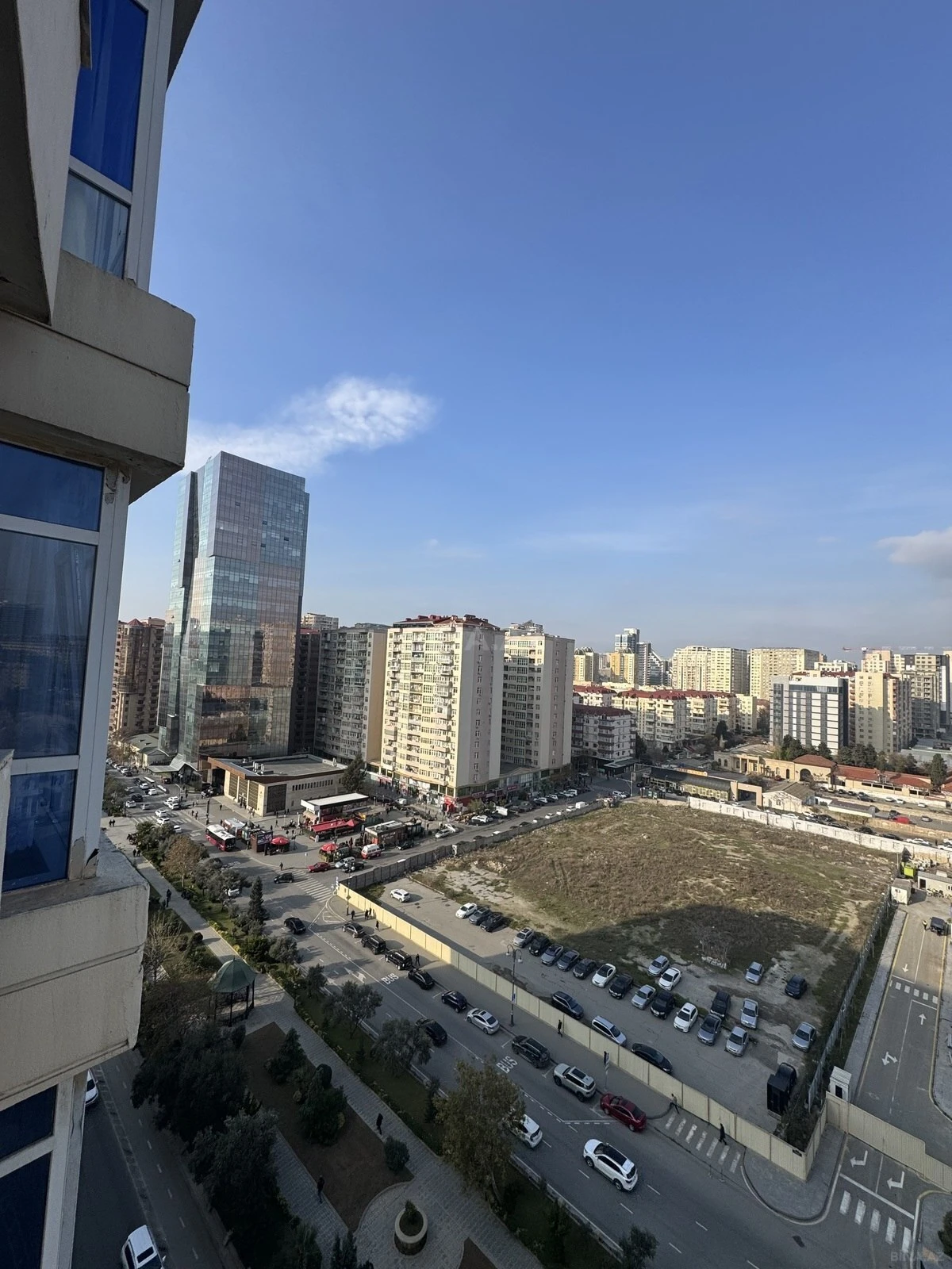 Satılır 3 otaqlı mənzil 124 m²