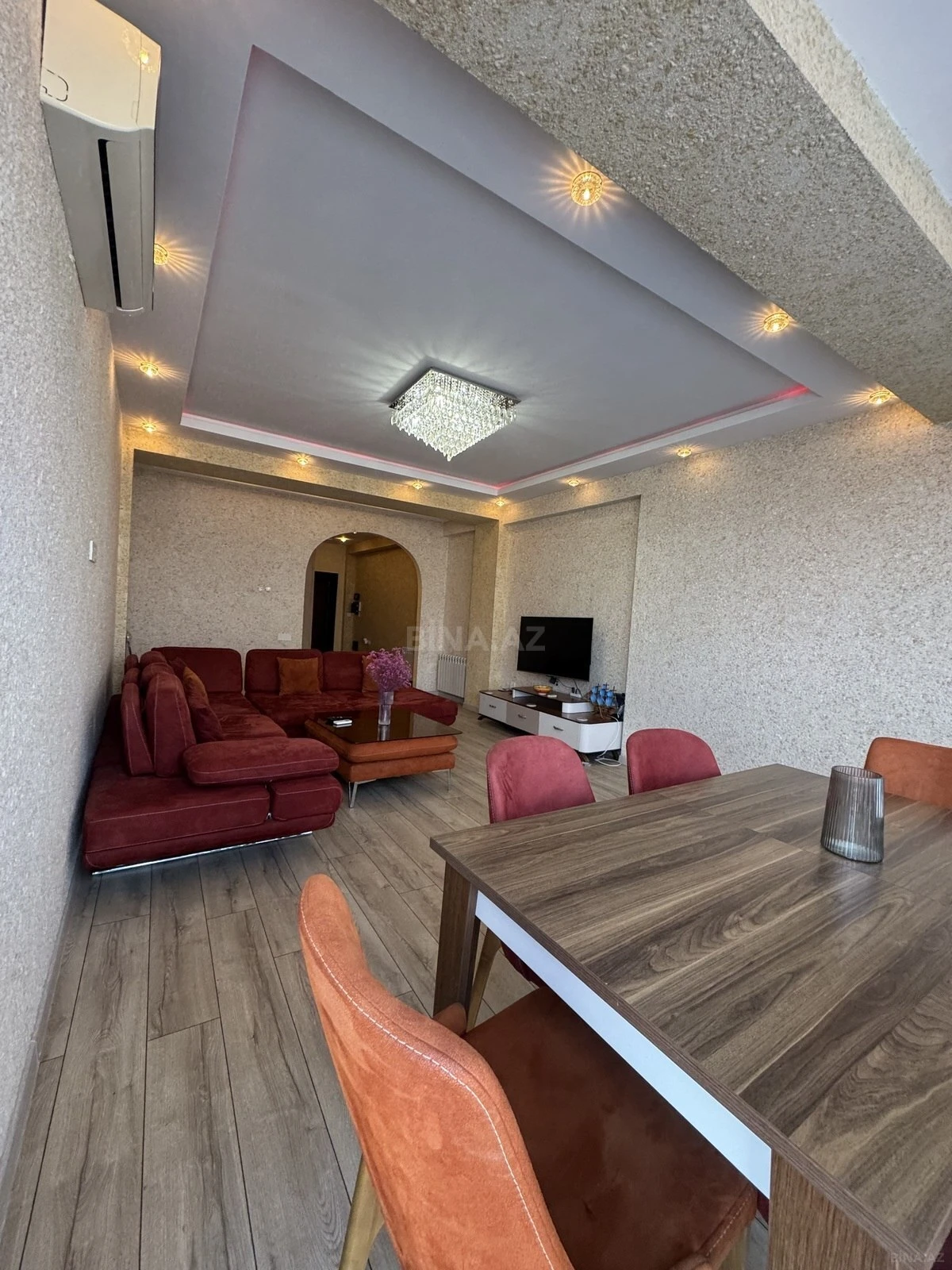 Satılır 3 otaqlı mənzil 124 m²