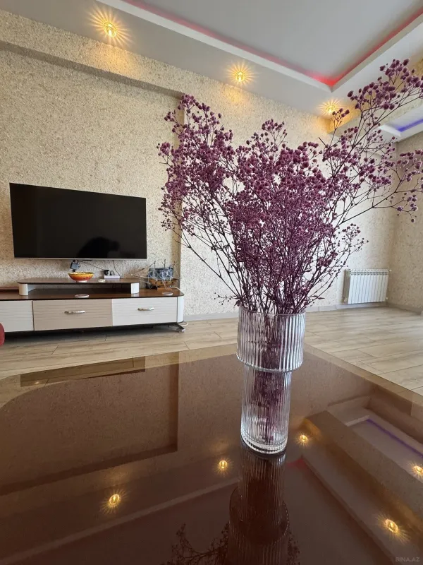 Satılır 3 otaqlı mənzil 124 m²