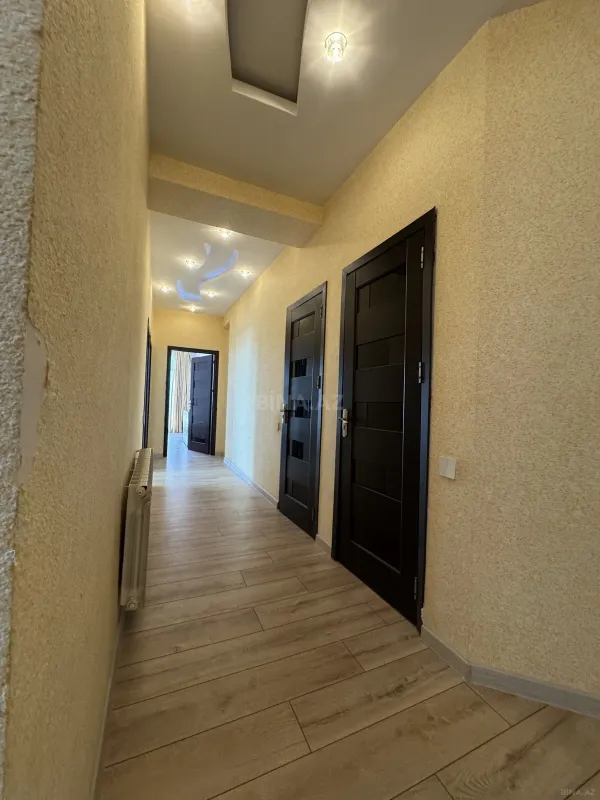 Satılır 3 otaqlı mənzil 124 m²