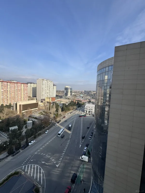 Satılır 3 otaqlı mənzil 124 m²