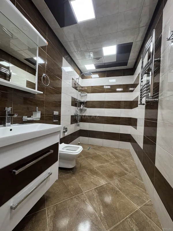 Satılır 3 otaqlı mənzil 124 m²