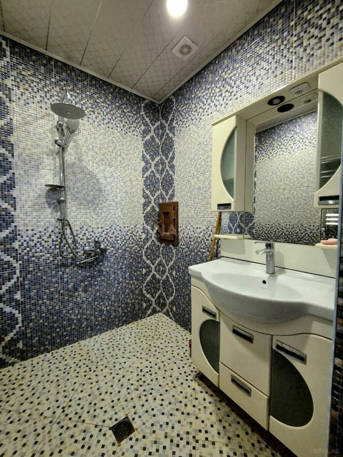 Satılır 2 otaqlı mənzil 94 m²